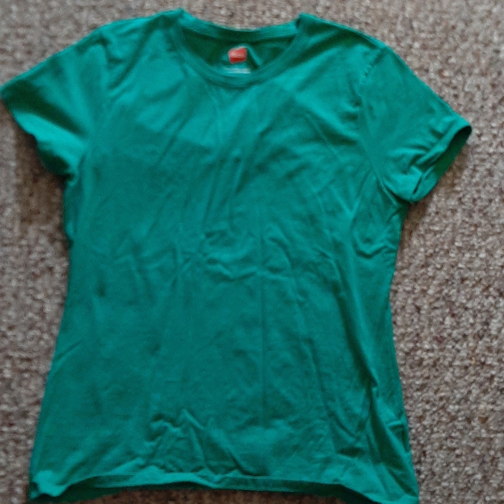 Hanes t shirt